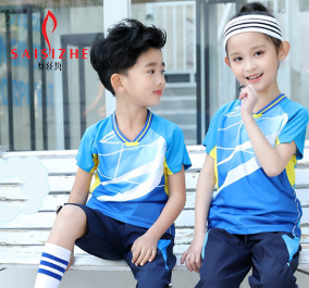 訂做服裝挑選的的具體樣式細節(jié)